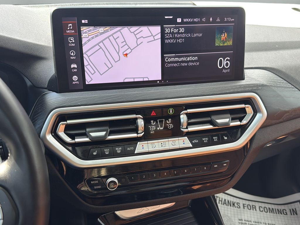 BMW X3 Vehicle Full-screen Gallery Image 20