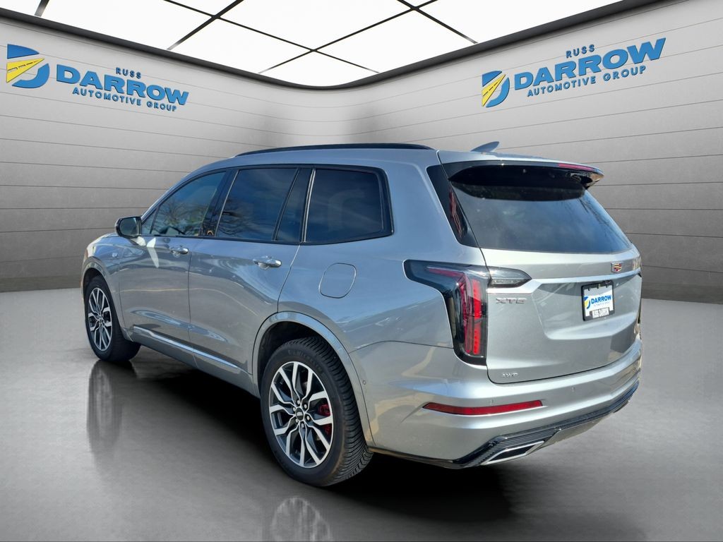 Cadillac XT6 Vehicle Full-screen Gallery Image 03