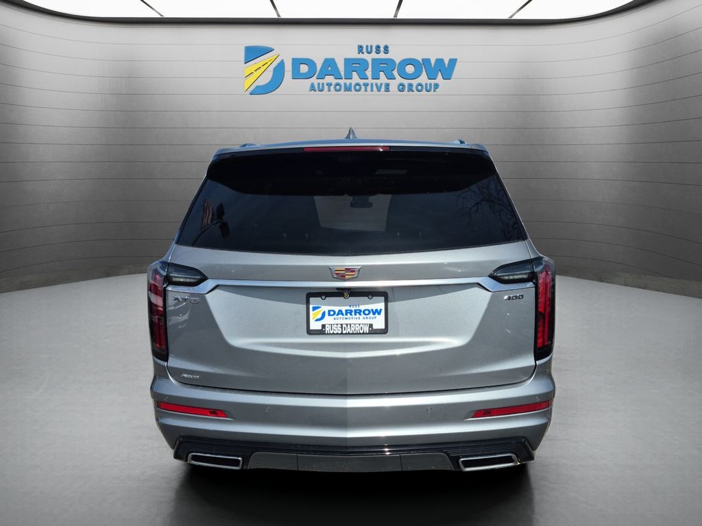Cadillac XT6 Vehicle Full-screen Gallery Image 04