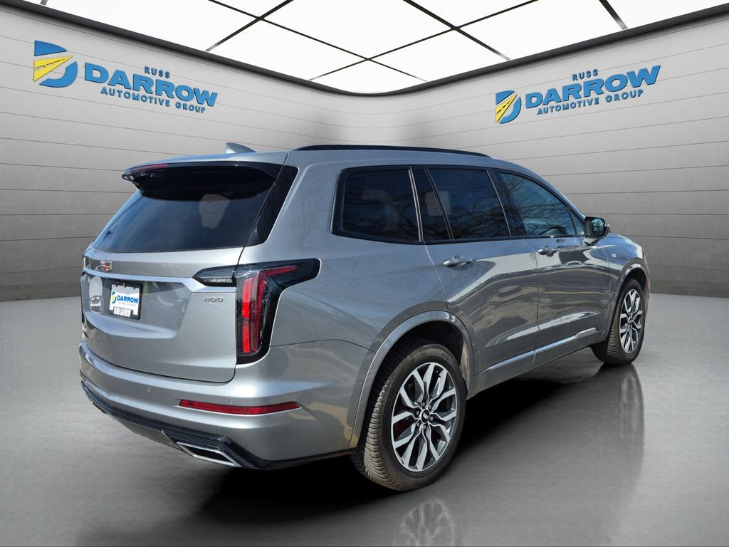 Cadillac XT6 Vehicle Full-screen Gallery Image 05