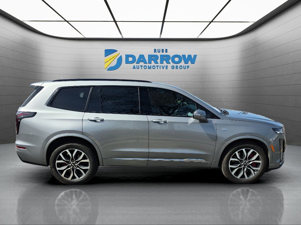 Cadillac XT6 Vehicle Full-screen Gallery Image 06