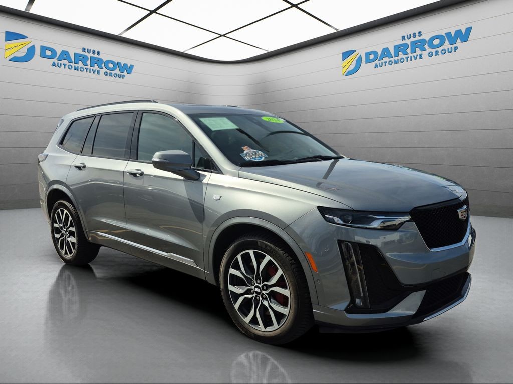 Cadillac XT6 Vehicle Full-screen Gallery Image 07