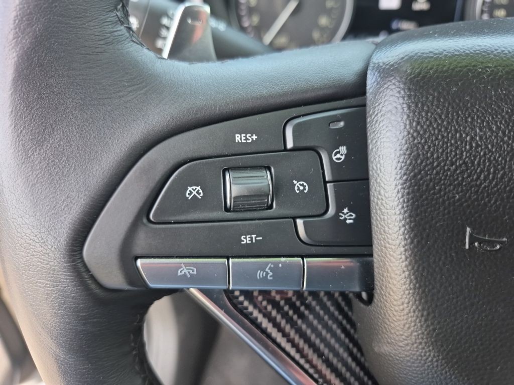 Cadillac XT6 Vehicle Full-screen Gallery Image 13