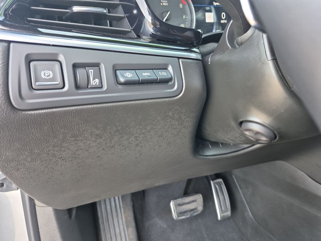 Cadillac XT6 Vehicle Full-screen Gallery Image 16