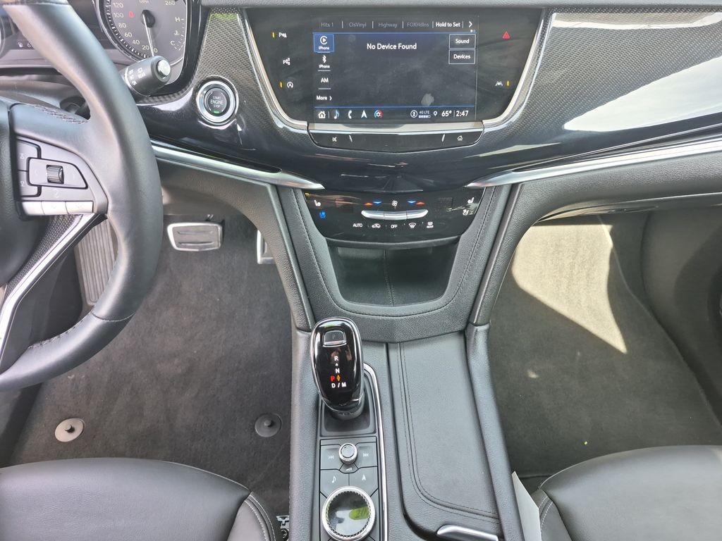 Cadillac XT6 Vehicle Full-screen Gallery Image 17