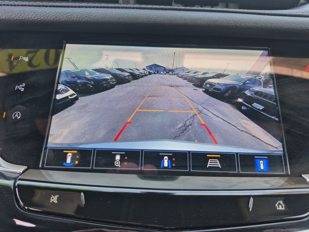 Cadillac XT6 Vehicle Full-screen Gallery Image 20