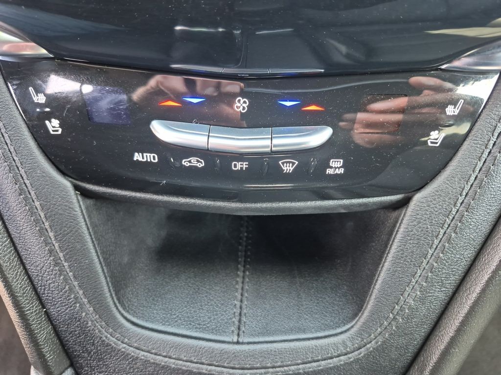 Cadillac XT6 Vehicle Full-screen Gallery Image 22