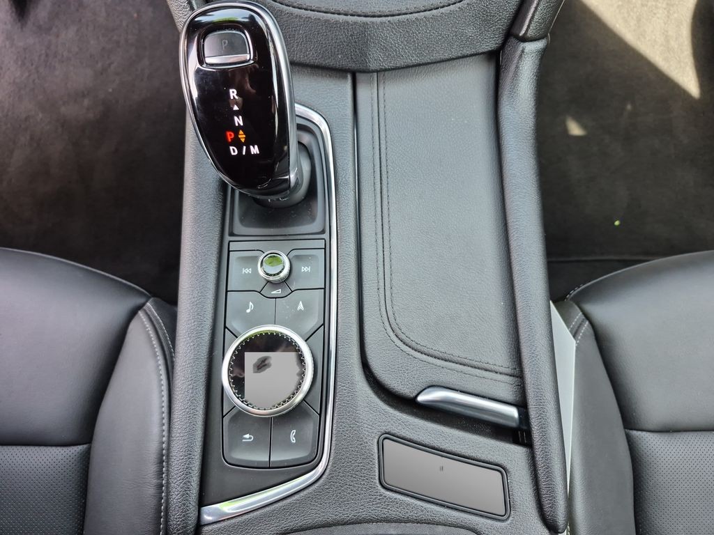 Cadillac XT6 Vehicle Full-screen Gallery Image 23