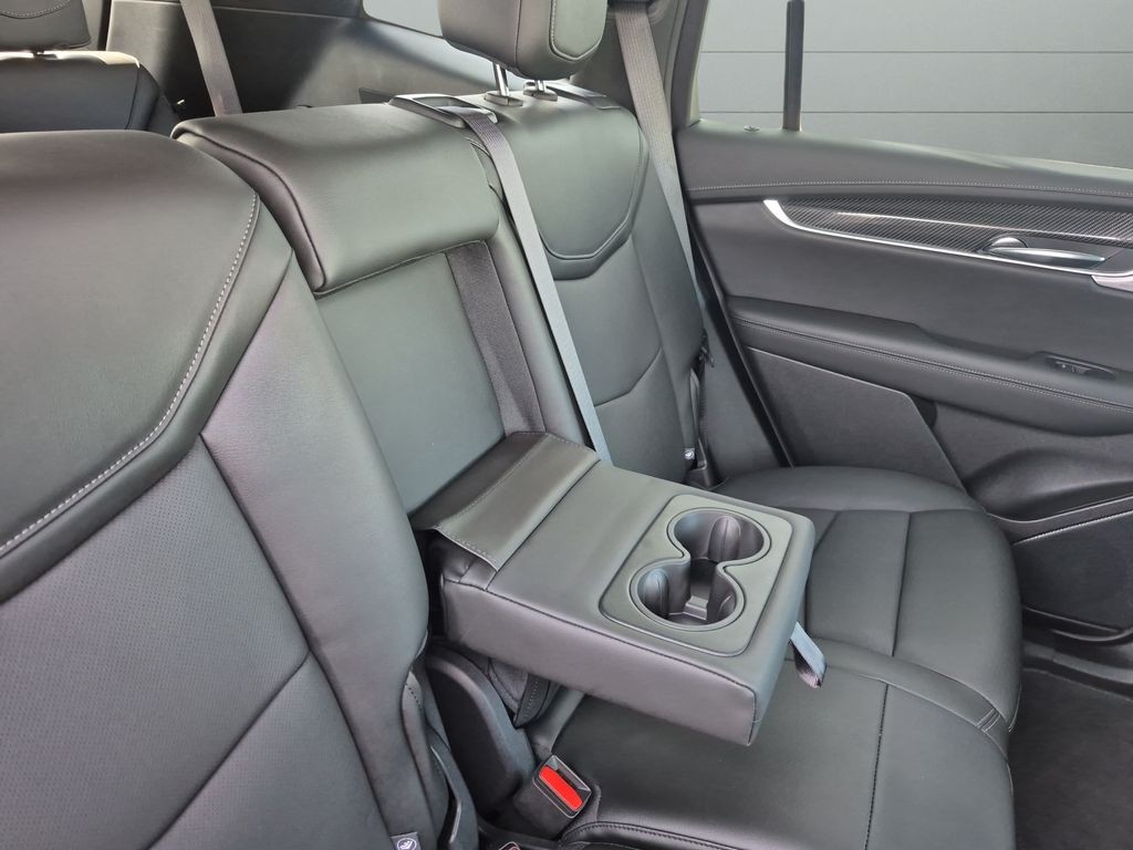 Cadillac XT6 Vehicle Full-screen Gallery Image 29