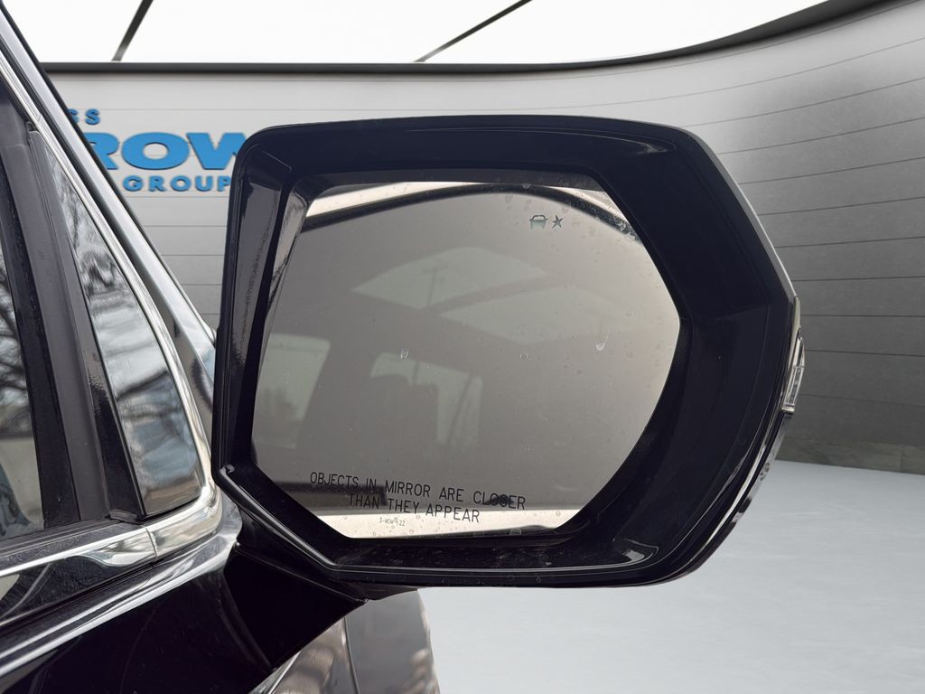 Cadillac Escalade Vehicle Full-screen Gallery Image 10