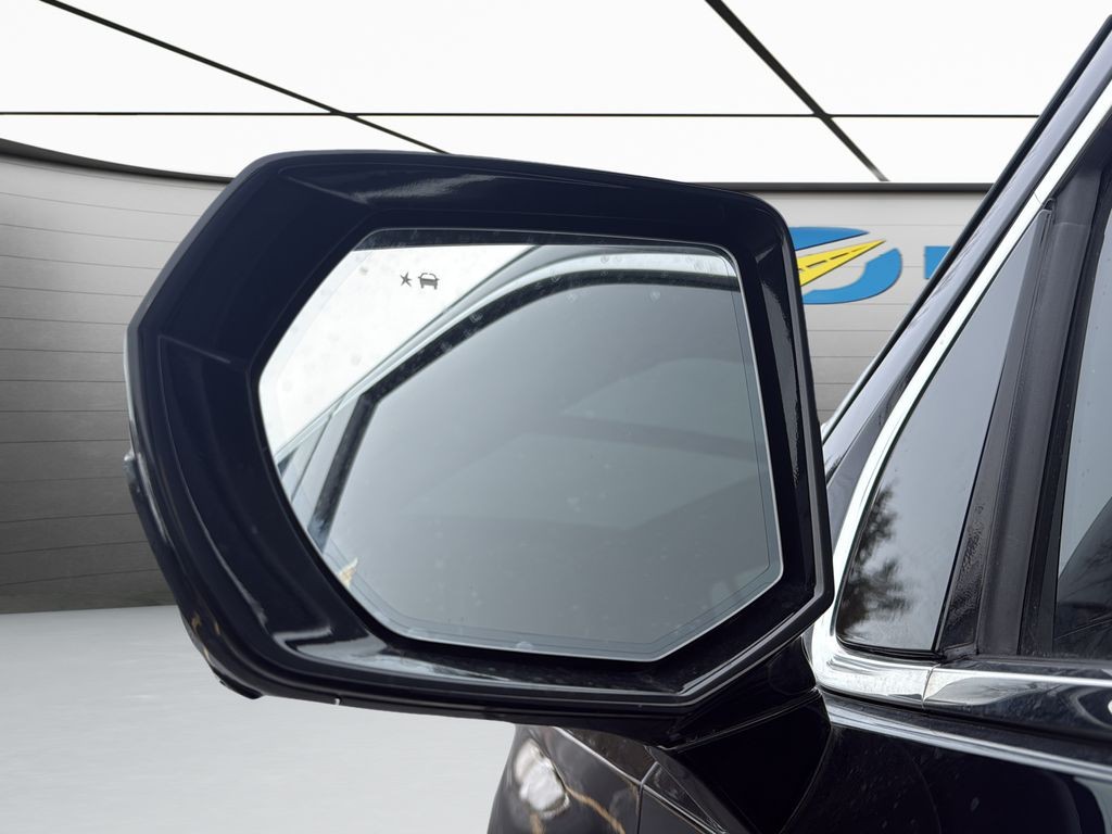 Cadillac Escalade Vehicle Full-screen Gallery Image 14