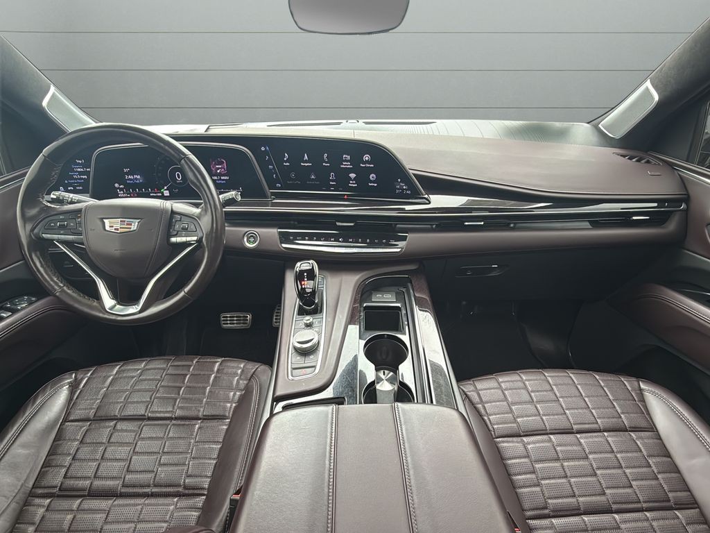 Cadillac Escalade Vehicle Full-screen Gallery Image 20