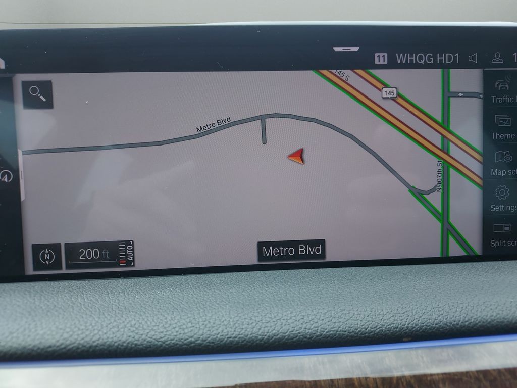 BMW 7 Series Vehicle Full-screen Gallery Image 19