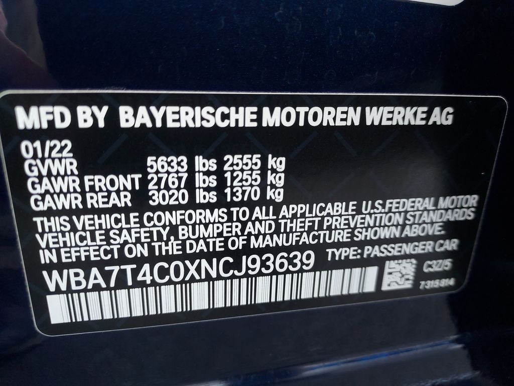 BMW 7 Series Vehicle Full-screen Gallery Image 24