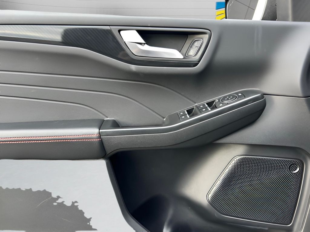 Ford Escape Vehicle Full-screen Gallery Image 03