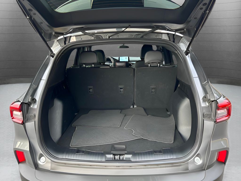 Ford Escape Vehicle Full-screen Gallery Image 17