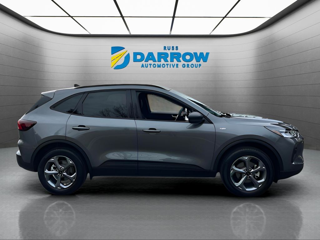Ford Escape Vehicle Full-screen Gallery Image 27