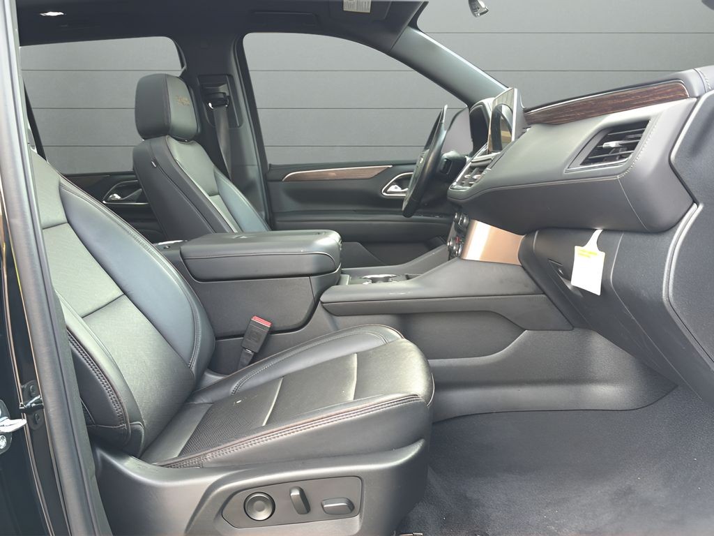 Chevrolet Tahoe Vehicle Full-screen Gallery Image 15