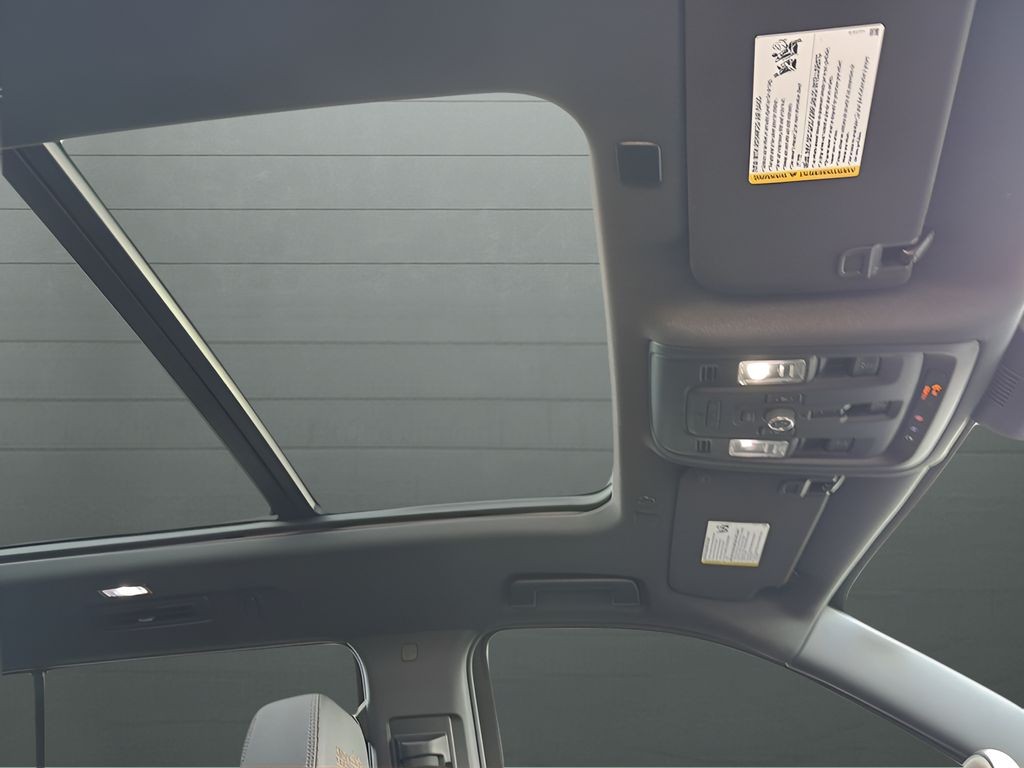 Chevrolet Tahoe Vehicle Full-screen Gallery Image 16