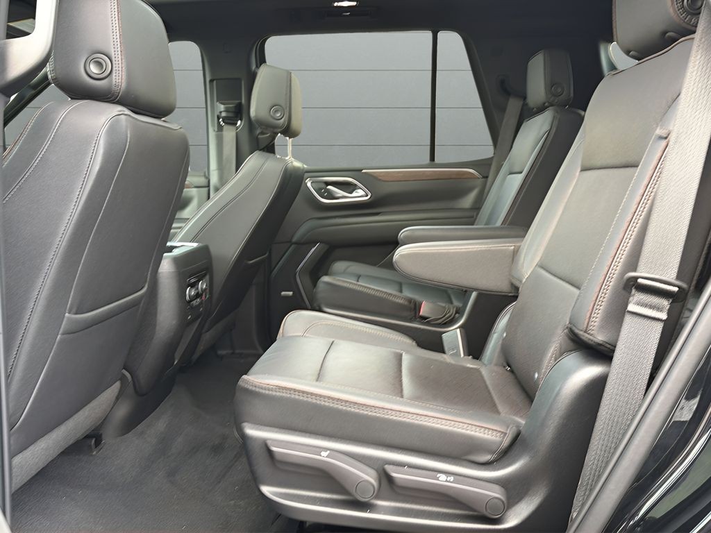 Chevrolet Tahoe Vehicle Full-screen Gallery Image 17
