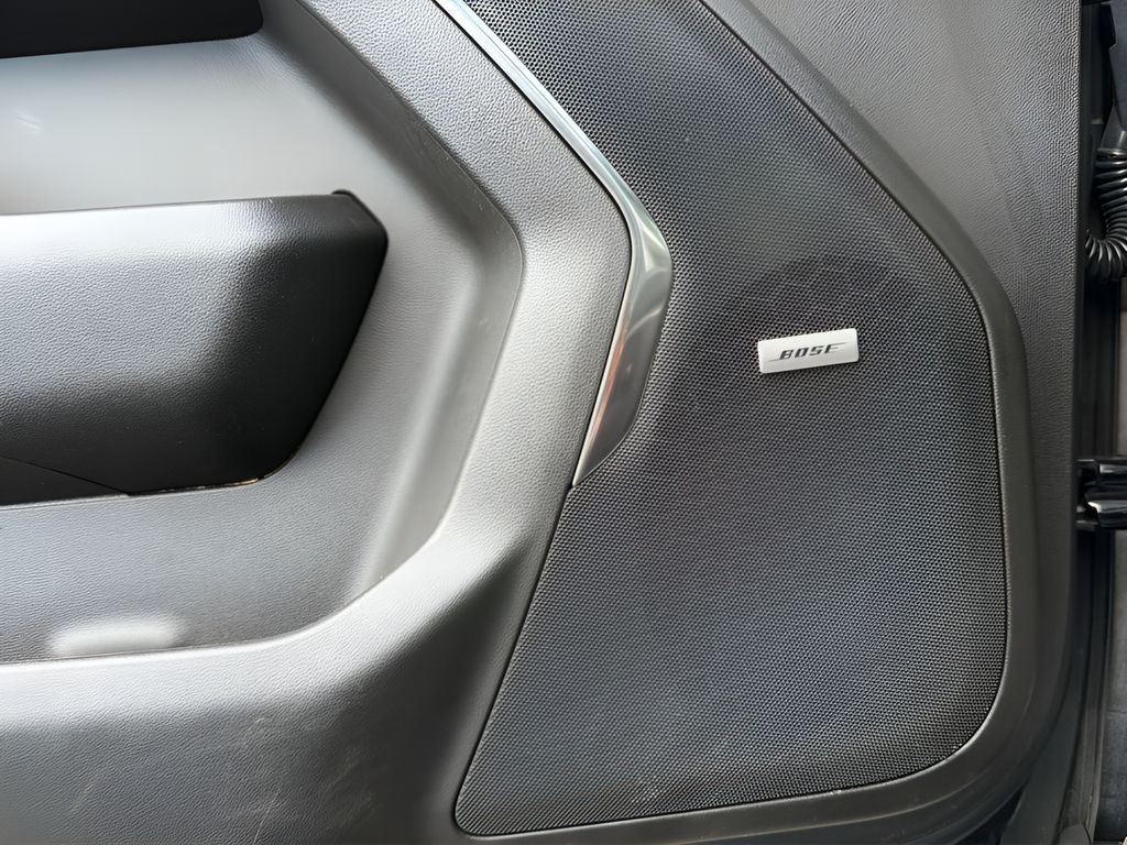 Chevrolet Tahoe Vehicle Full-screen Gallery Image 30