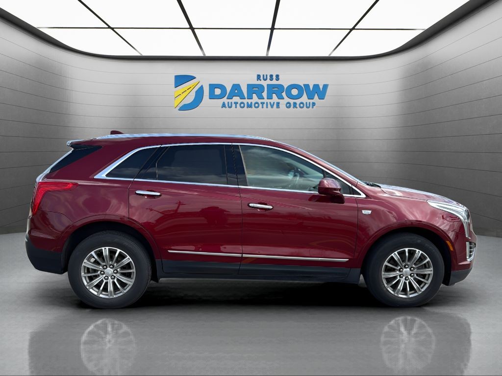 Cadillac XT5 Vehicle Full-screen Gallery Image 06