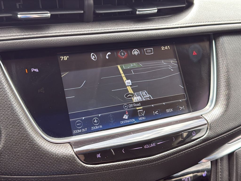Cadillac XT5 Vehicle Full-screen Gallery Image 20