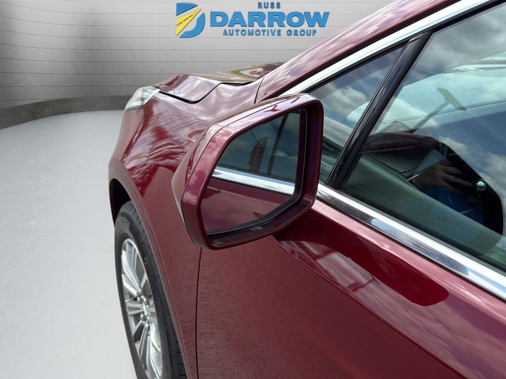 Cadillac XT5 Vehicle Full-screen Gallery Image 30