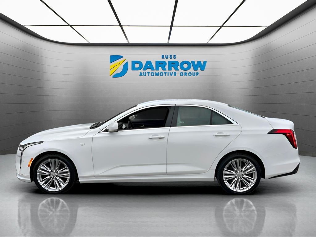 Cadillac CT4 Vehicle Full-screen Gallery Image 02