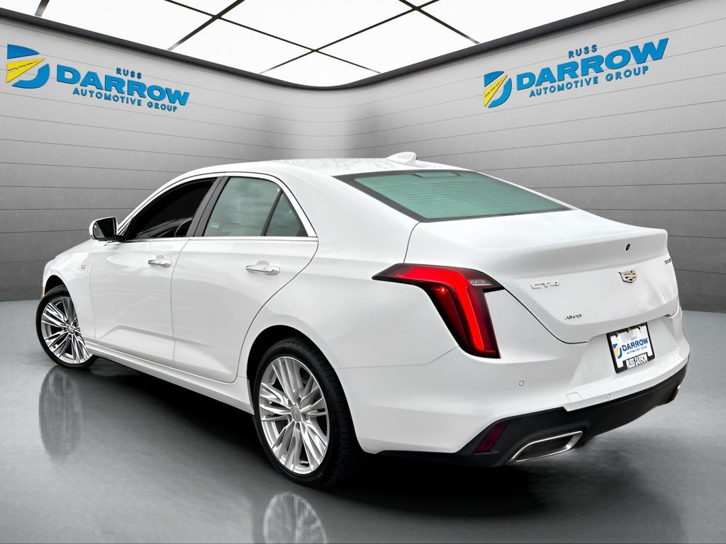 Cadillac CT4 Vehicle Full-screen Gallery Image 03
