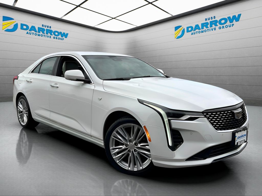 Cadillac CT4 Vehicle Full-screen Gallery Image 07