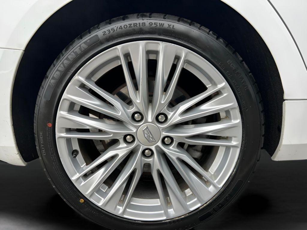 Cadillac CT4 Vehicle Full-screen Gallery Image 09