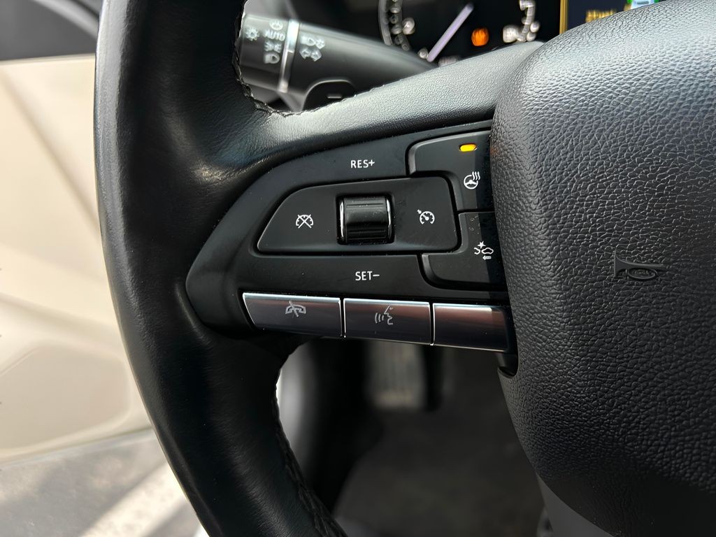 Cadillac CT4 Vehicle Full-screen Gallery Image 13