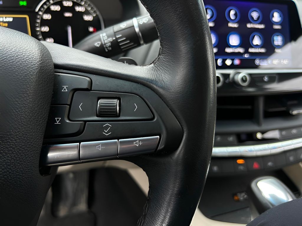 Cadillac CT4 Vehicle Full-screen Gallery Image 14