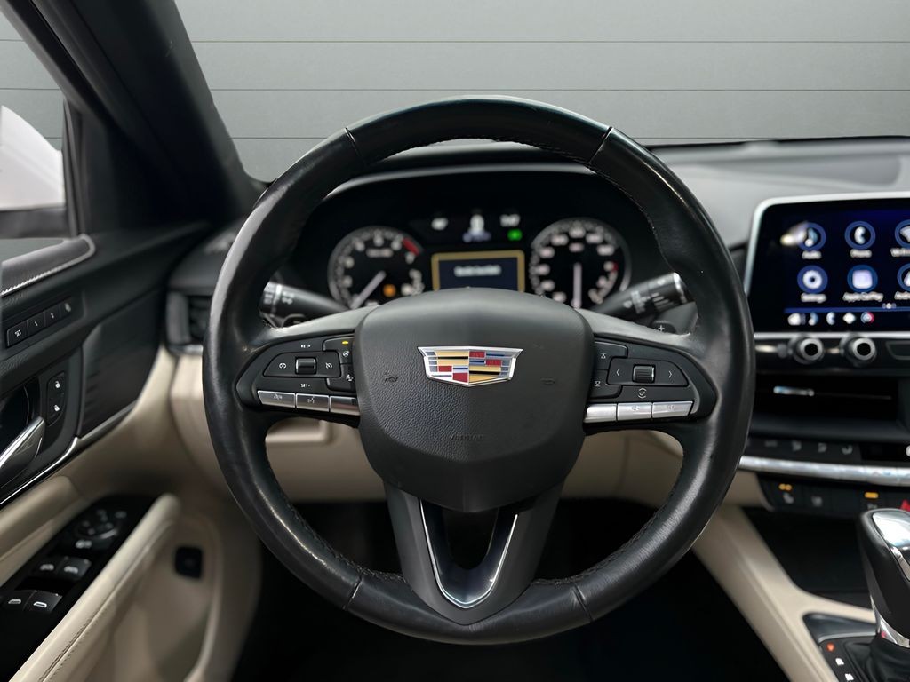 Cadillac CT4 Vehicle Full-screen Gallery Image 15
