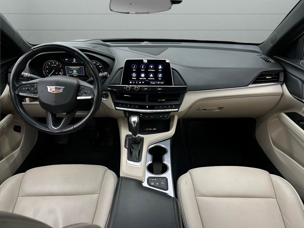 Cadillac CT4 Vehicle Full-screen Gallery Image 24