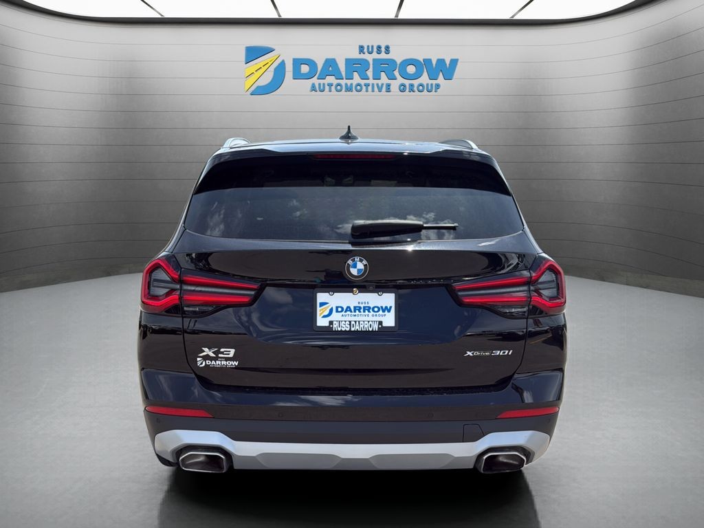 BMW X3 Vehicle Full-screen Gallery Image 04
