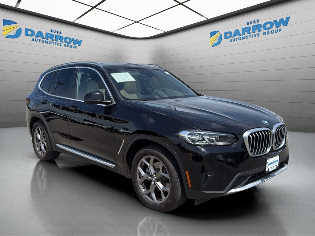 BMW X3 Vehicle Full-screen Gallery Image 07