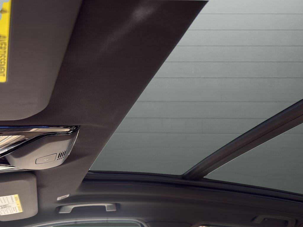 BMW X3 Vehicle Full-screen Gallery Image 14