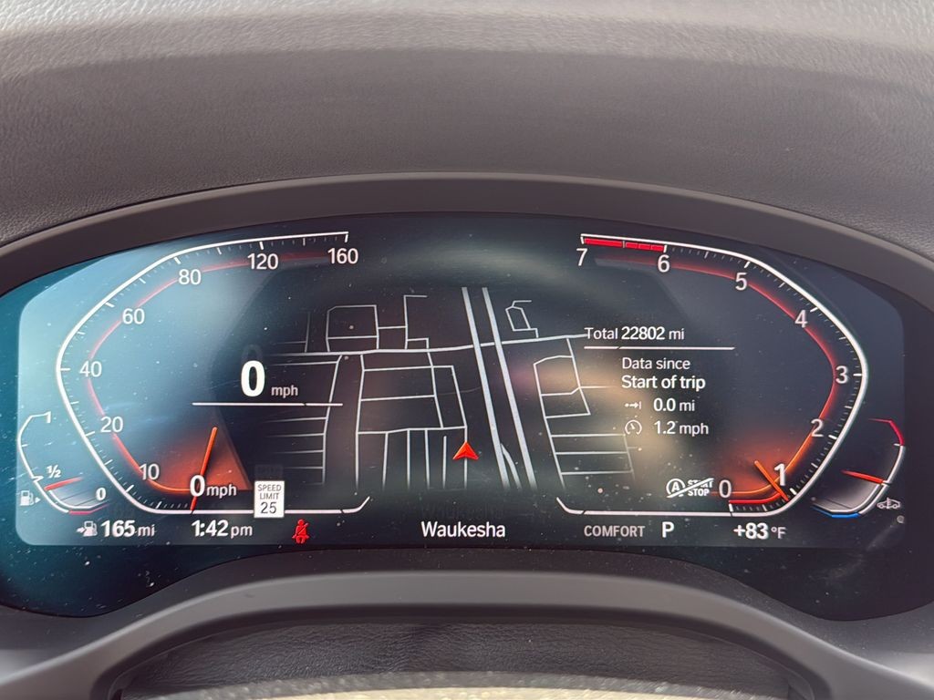 BMW X3 Vehicle Full-screen Gallery Image 18