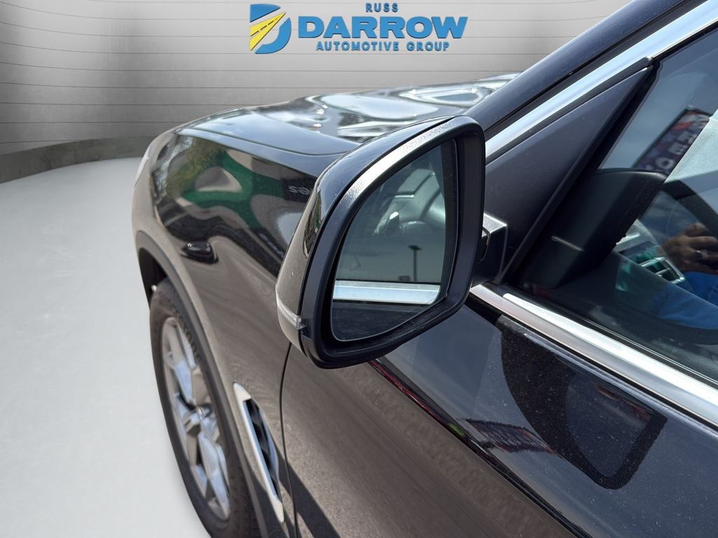 BMW X3 Vehicle Full-screen Gallery Image 27