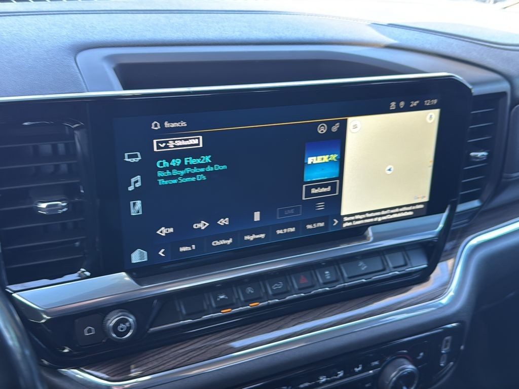 Chevrolet Silverado 1500 Vehicle Full-screen Gallery Image 21