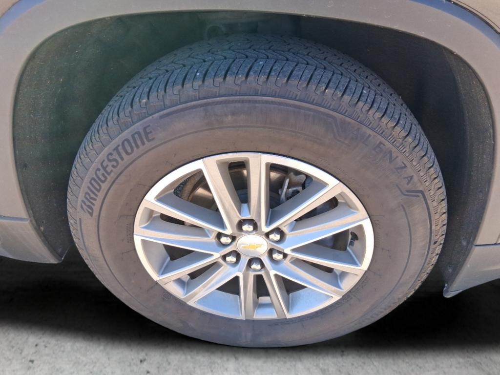 Chevrolet Traverse Vehicle Full-screen Gallery Image 12