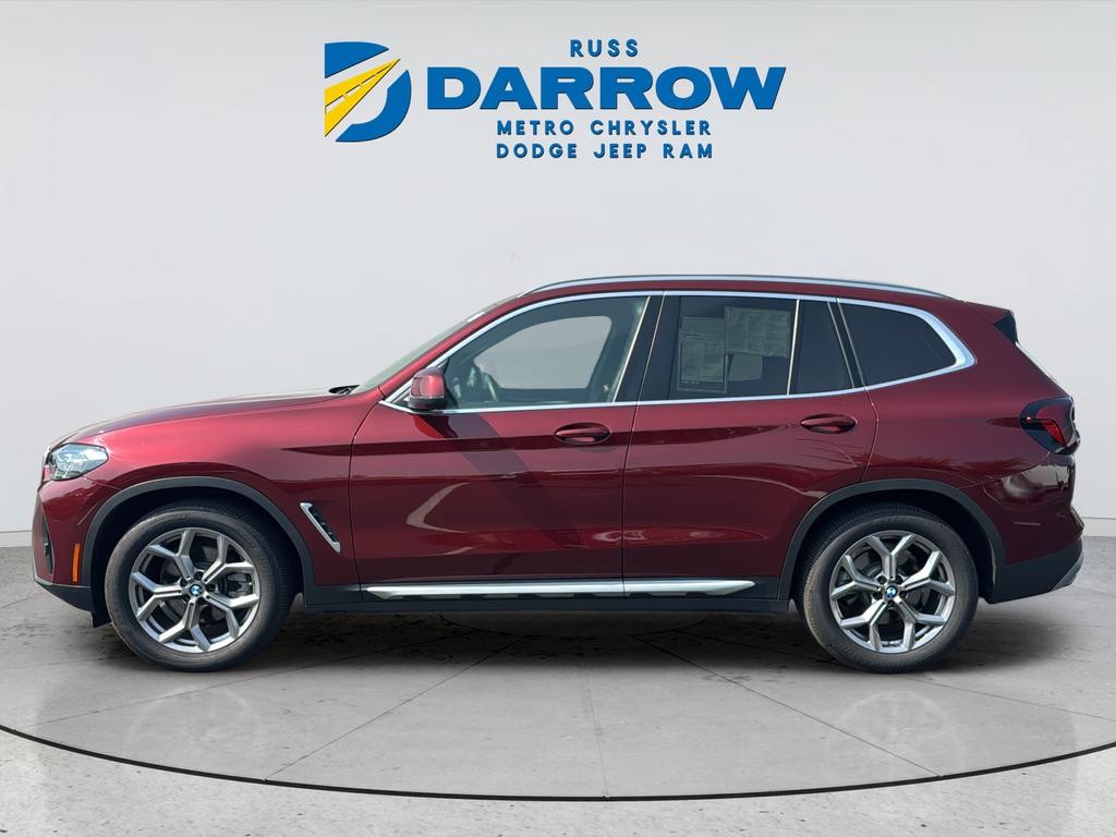 BMW X3 Vehicle Full-screen Gallery Image 02
