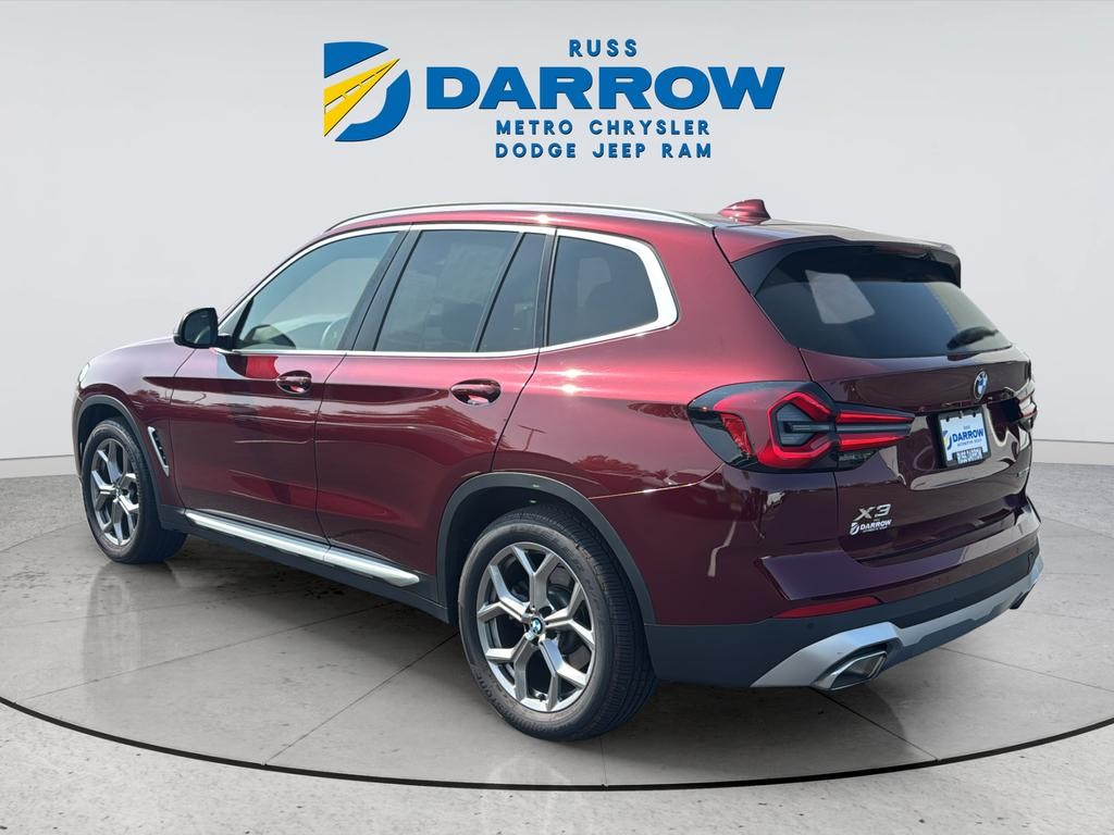 BMW X3 Vehicle Full-screen Gallery Image 03