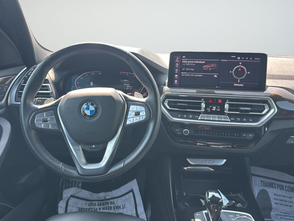 BMW X3 Vehicle Full-screen Gallery Image 11