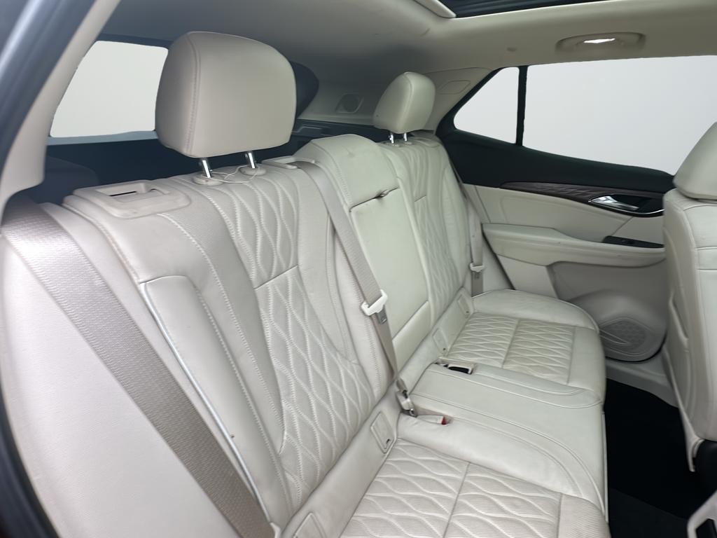 Buick Envision Vehicle Full-screen Gallery Image 25