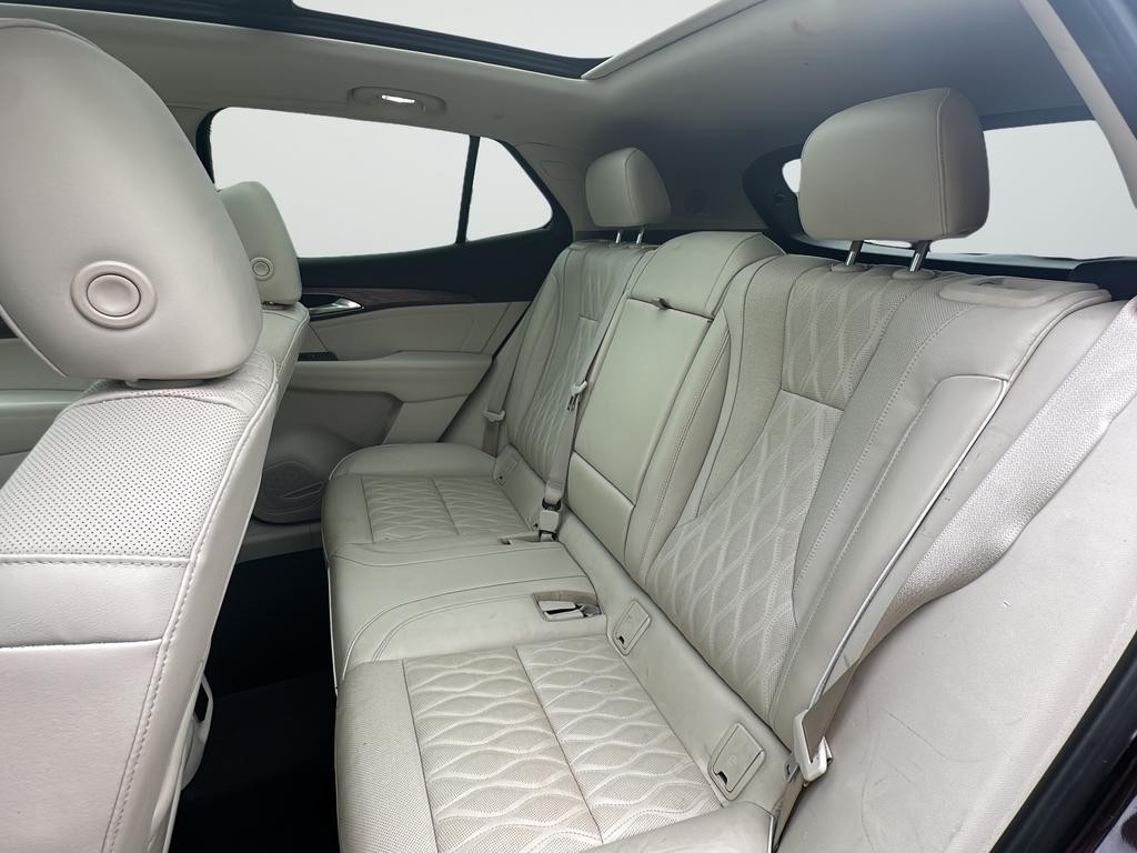 Buick Envision Vehicle Full-screen Gallery Image 27