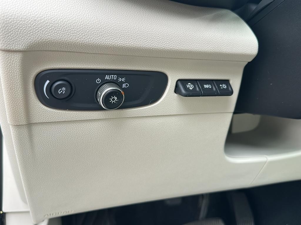 Buick Envision Vehicle Full-screen Gallery Image 28