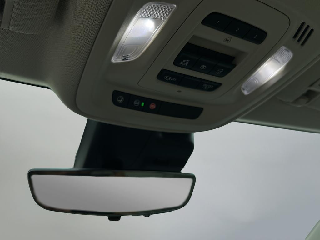Buick Envision Vehicle Full-screen Gallery Image 33